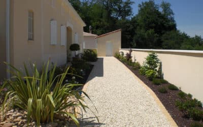 Allée en gravier stabilisé : une solution durable et esthétique